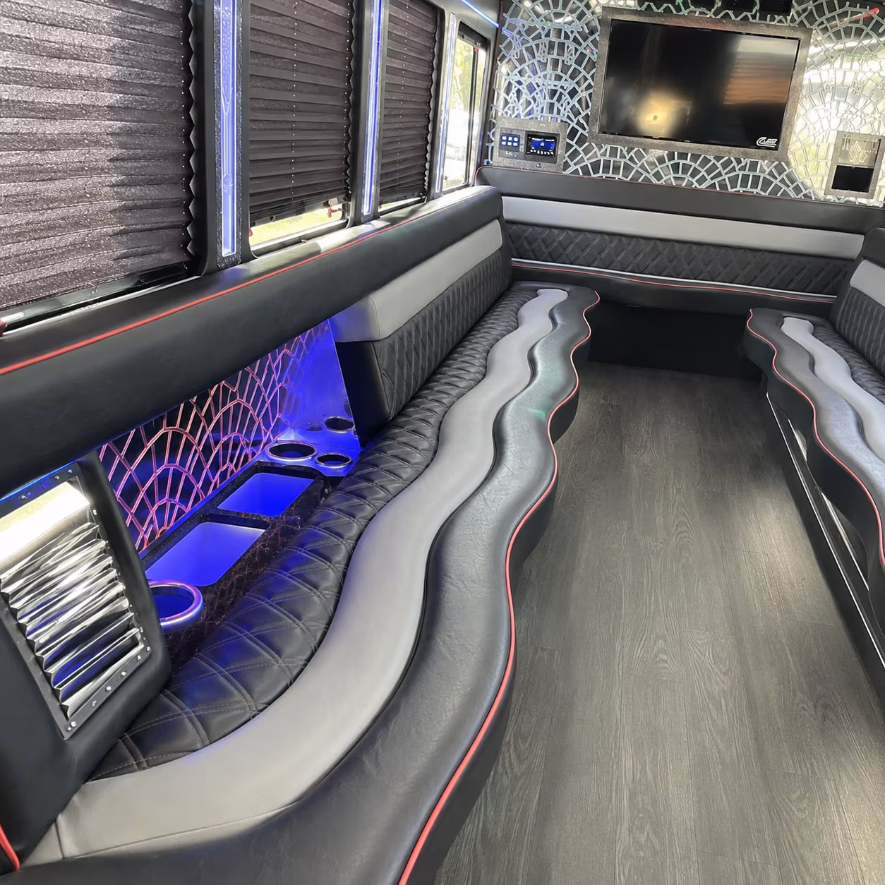 Boynton Beach Birthday, Sweet 16, & Quinceañera Transportation group transportation