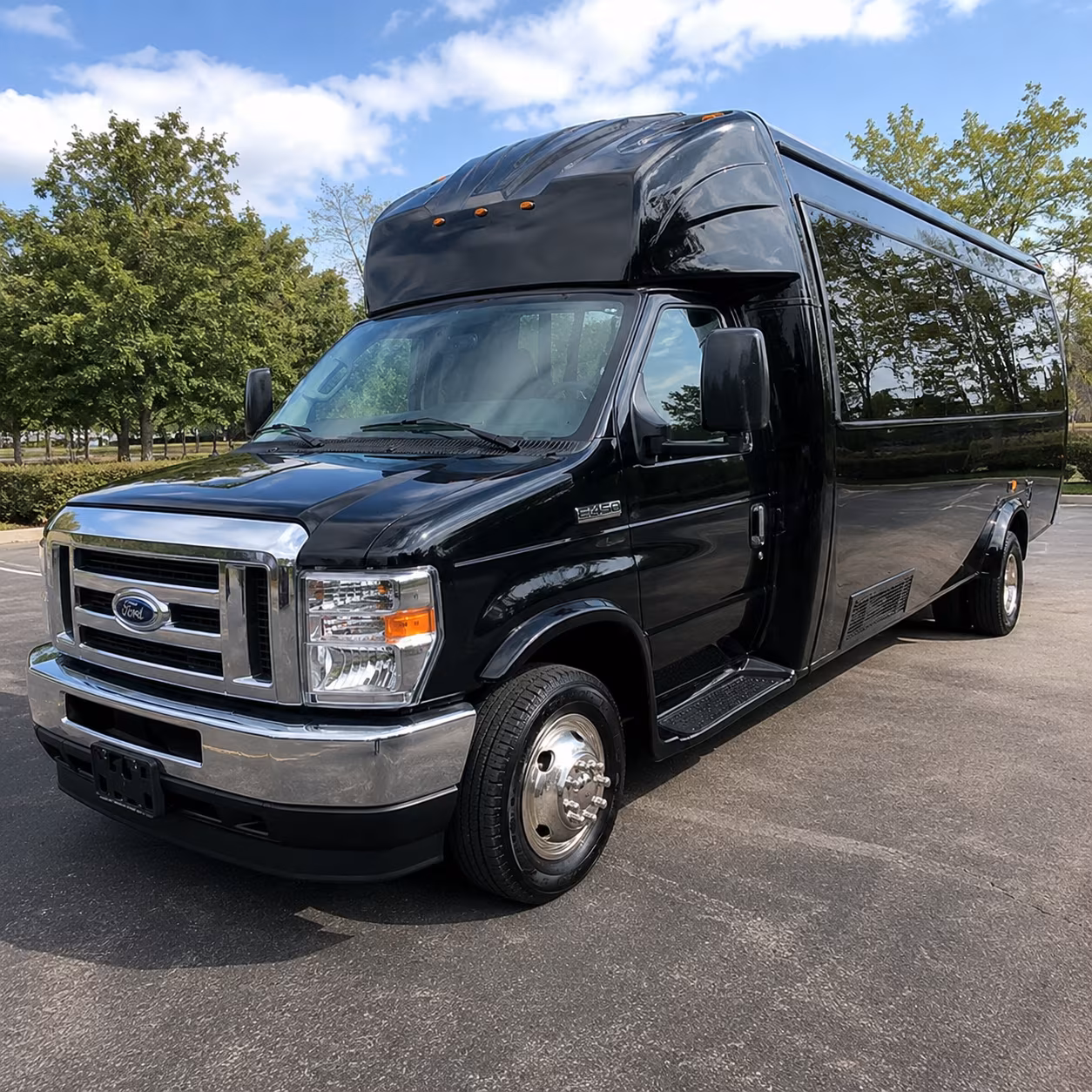 Boynton Beach Birthday, Sweet 16, & Quinceañera Transportation party bus exterior