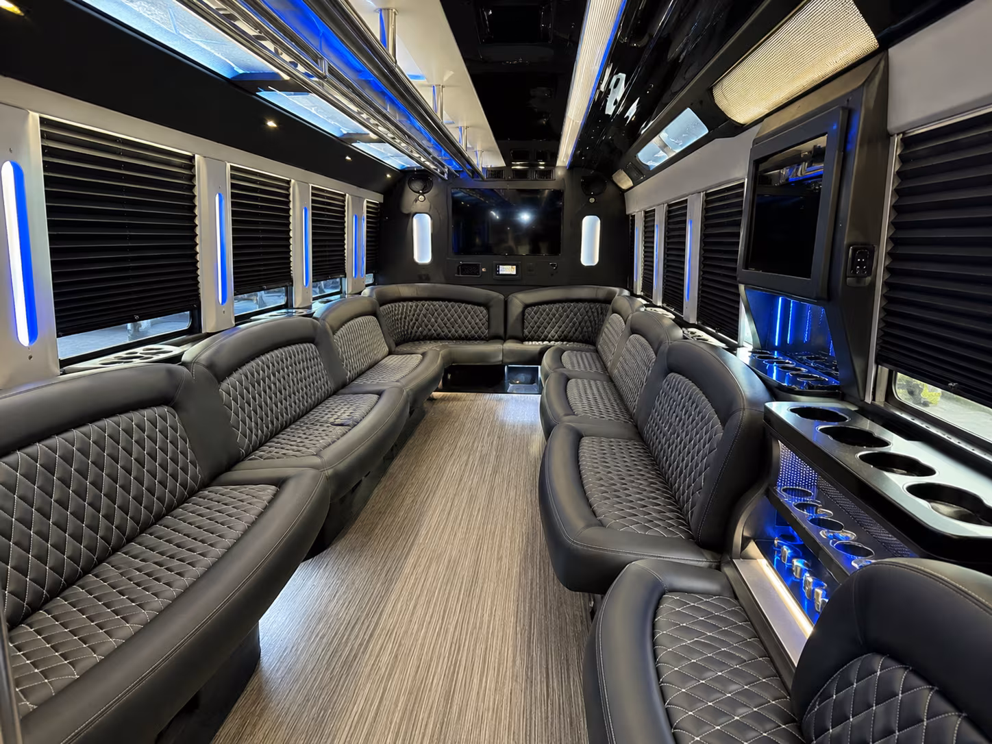 Boynton Beach Birthday, Sweet 16, & Quinceañera Transportation party bus interior